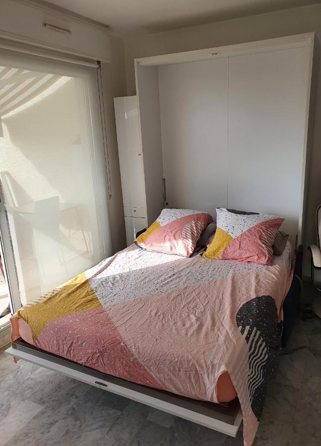 Superbe appartement plage SAINT-LAURENT DU VAR Extérieur photo